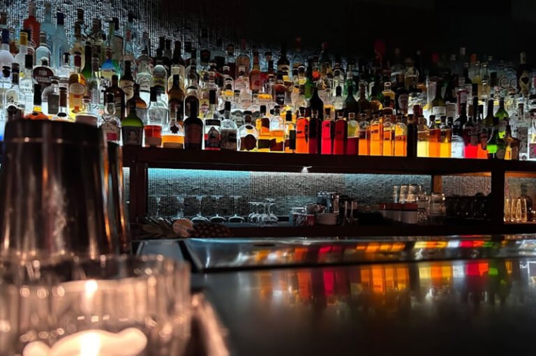 Cinco Lounge